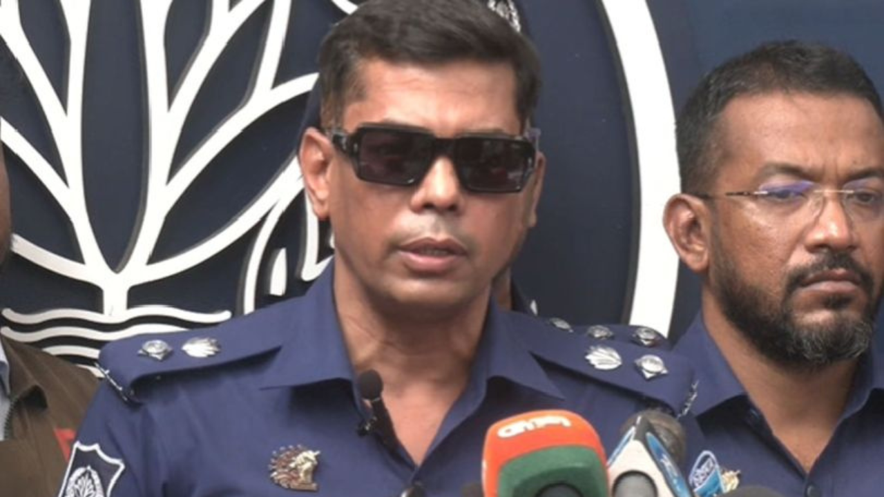 পথে ৩ বার ফসকে যান ডেভিড ইমন, নেটওয়ার্ক এড়াতে ব্যবহার করতেন বিদেশি নম্বর-অ্যাপ