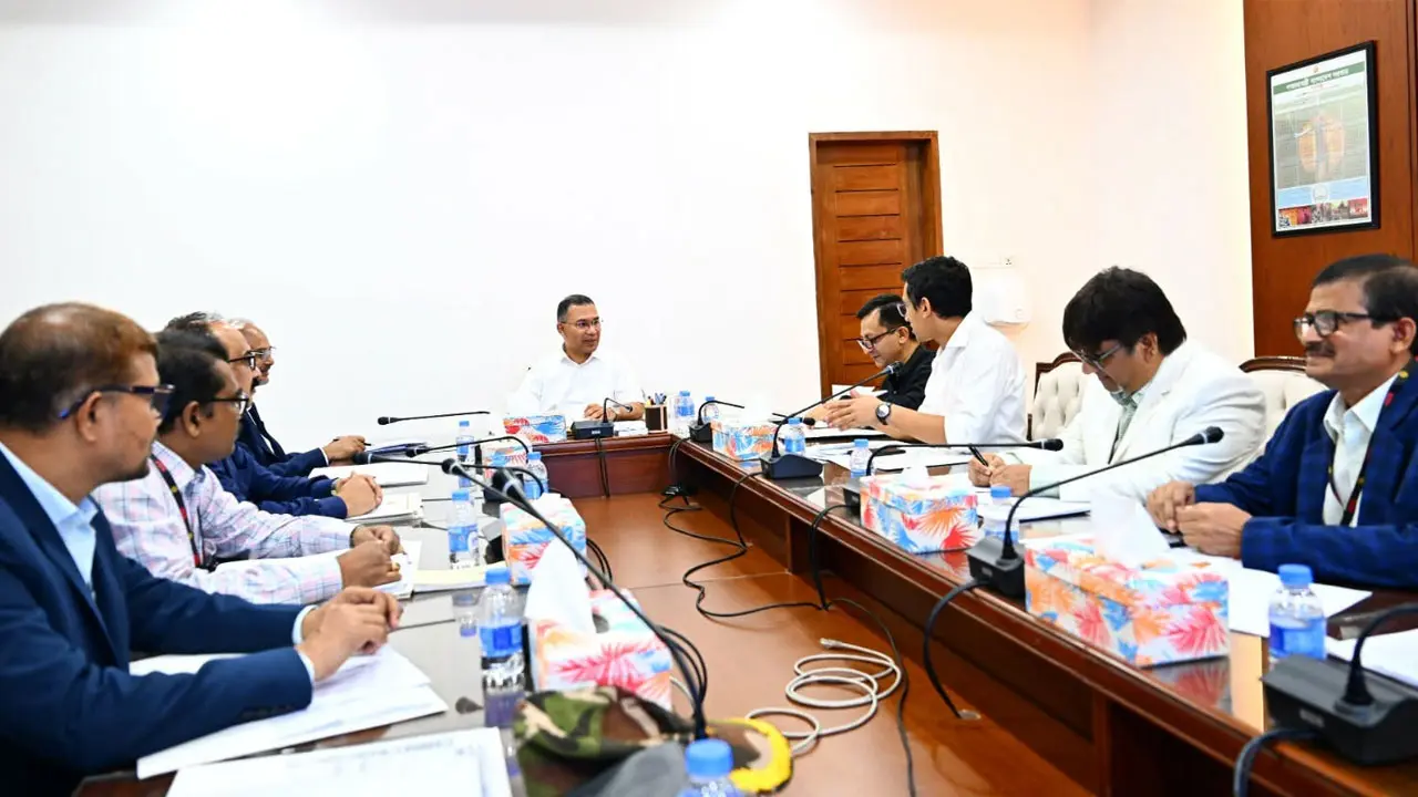 বন্ধ কারখানা চালু-বিনিয়োগ আকর্ষণ নিয়ে প্রধানমন্ত্রীর সভাপতিত্বে বৈঠক