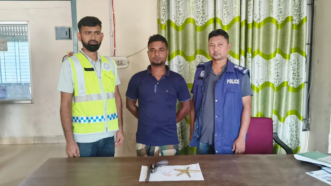 কুষ্টিয়ায় অস্ত্র, গুলি ও মাদকসহ আটক ১
