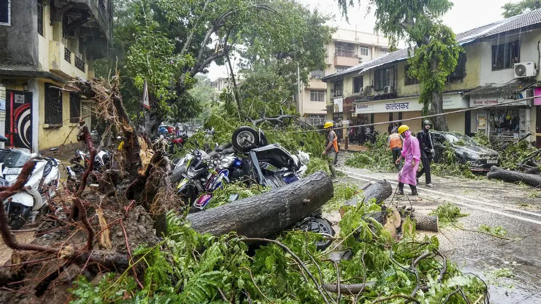 মহারাষ্ট্রে টানা বৃষ্টিতে ১৩ জনের প্রাণহানি