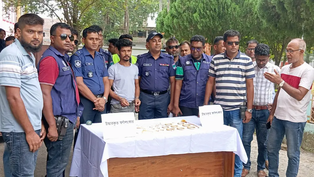মাটির নিচে পুঁতে রাখা ২৯ লাখ টাকার স্বর্ণালংকার চুরি, ২৪ ঘণ্টায় উদ্ধার