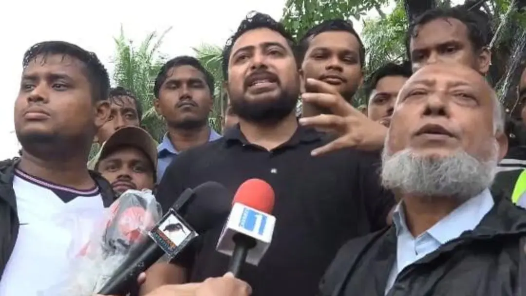 সরকার পারছে না, এখন দোষ দিয়ে লাভ নেই : নাহিদ ইসলাম