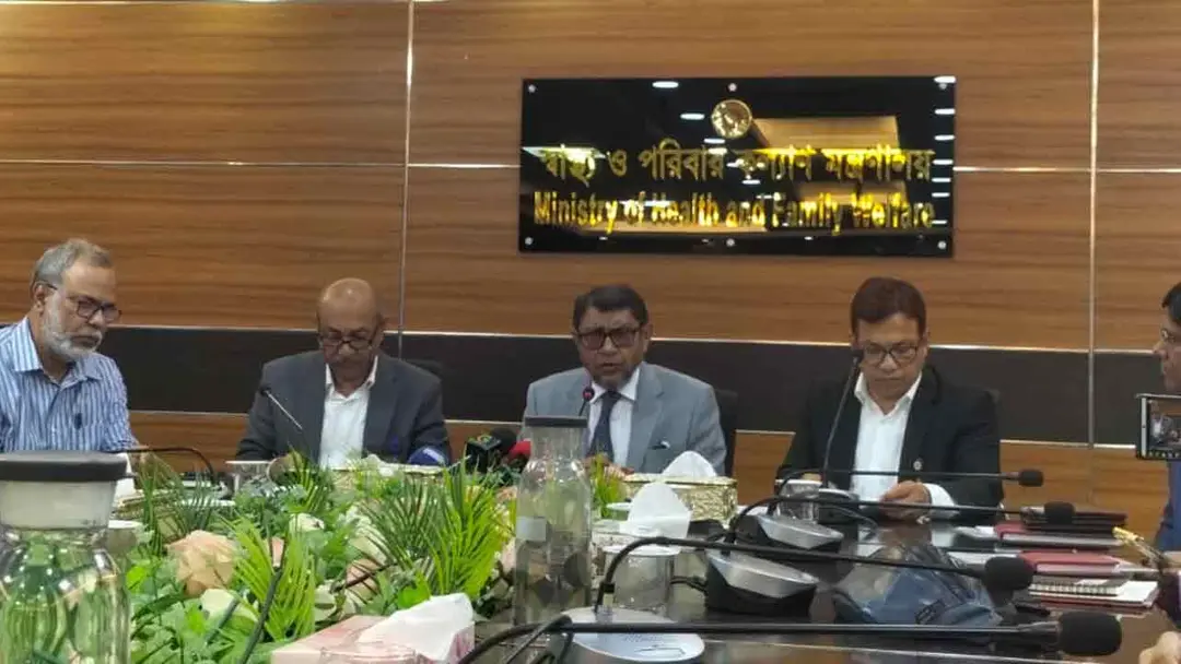 বন্যায় ১১ জেলায় চিকিৎসক-স্বাস্থ্যকর্মীদের ছুটি বাতিল, মেডিকেল টিম