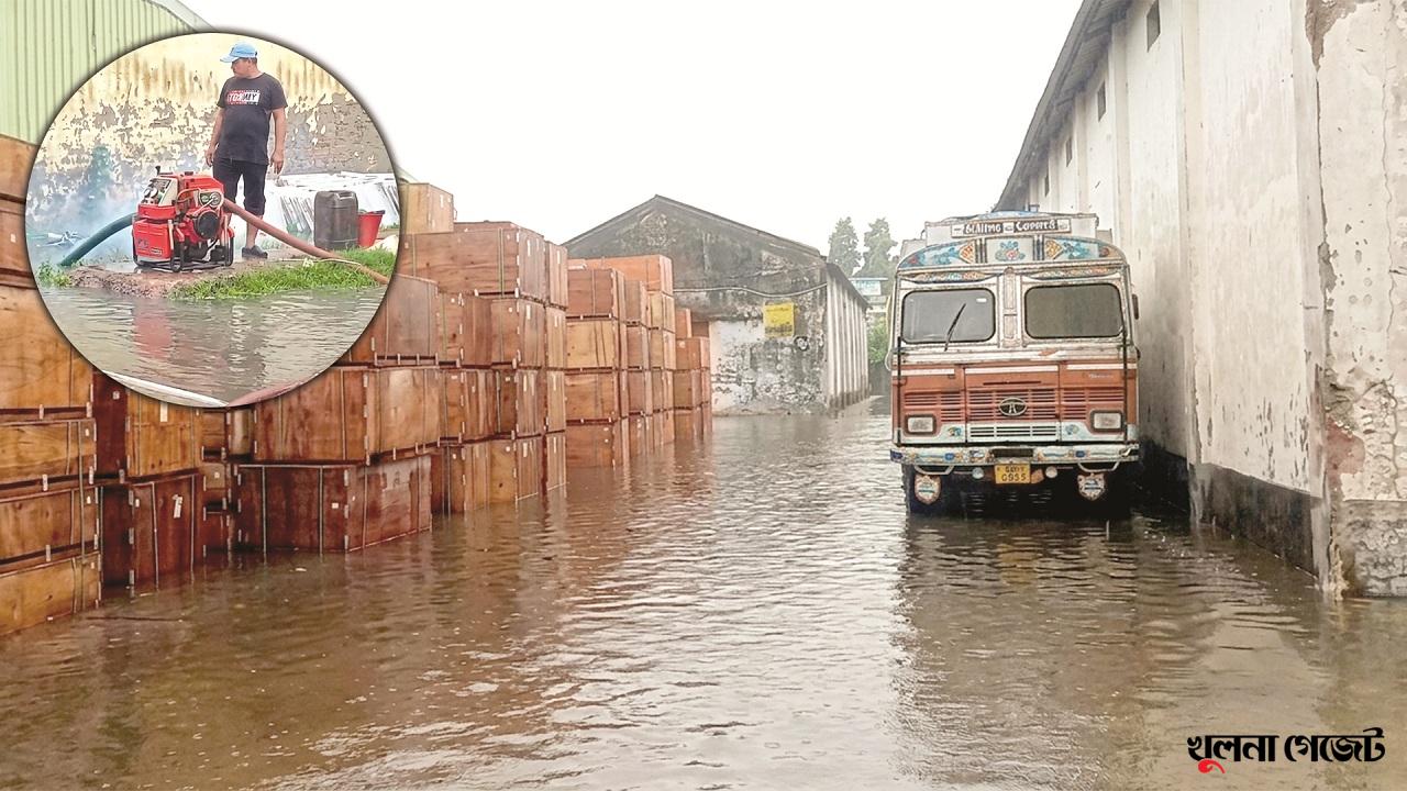 টানা বৃষ্টিতে বেনাপোল বন্দরে ভাসছে কোটি কোটি টাকার আমদানি পণ্য