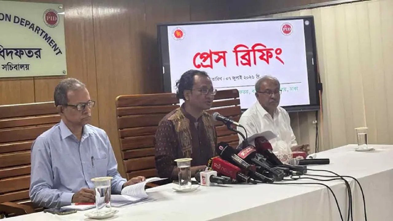 ‘সাভারে বিস্ফোরণ নিয়ে নাহিদের বক্তব্য রাজনৈতিক, তদন্ত চলছে’