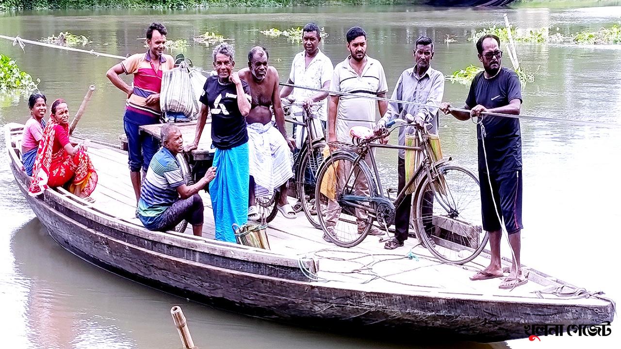 রশি টেনেই নদী পার হাজারো মানুষের