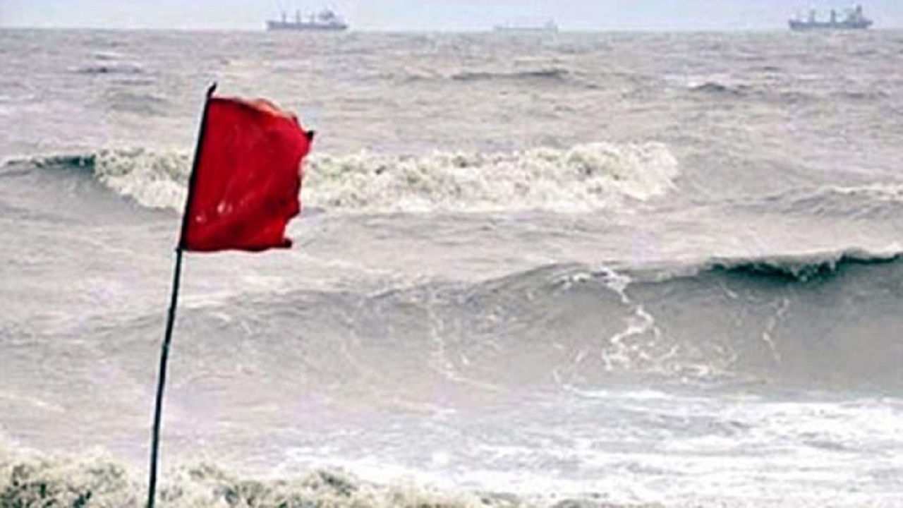 সাগরে নিম্নচাপ, সমুদ্রবন্দরে ৩ নম্বর সতর্ক সংকেত