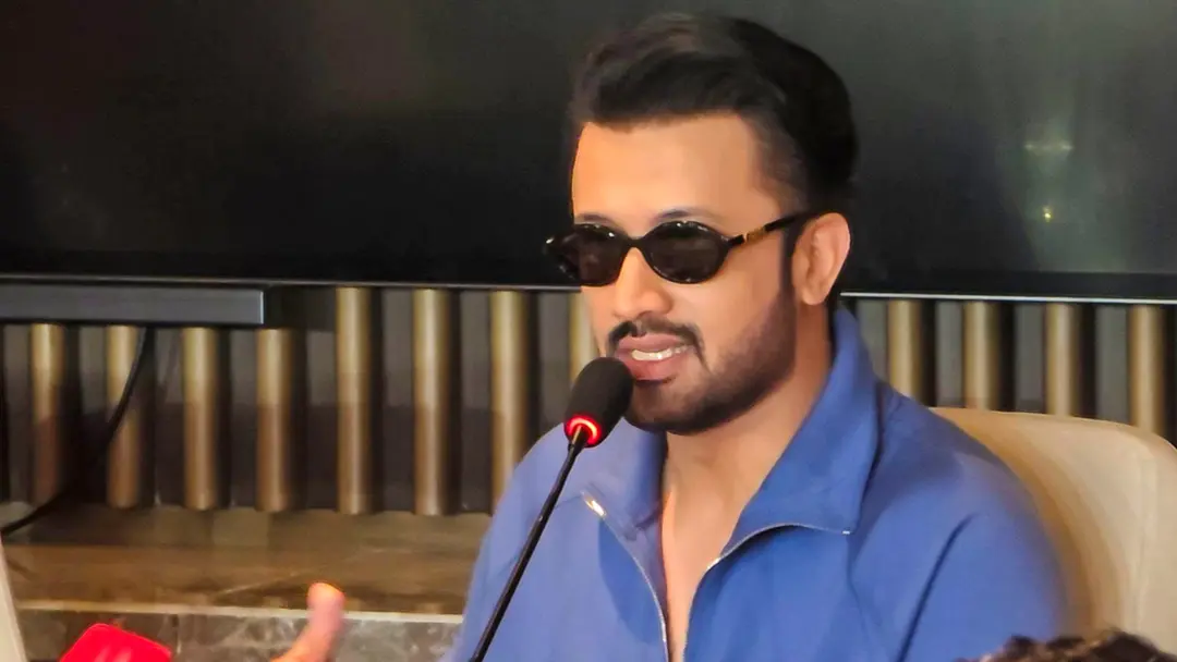 পৃথিবীর যেখানেই যাই, বাংলাদেশের খাবারের প্রশংসা করি : আতিফ আসলাম