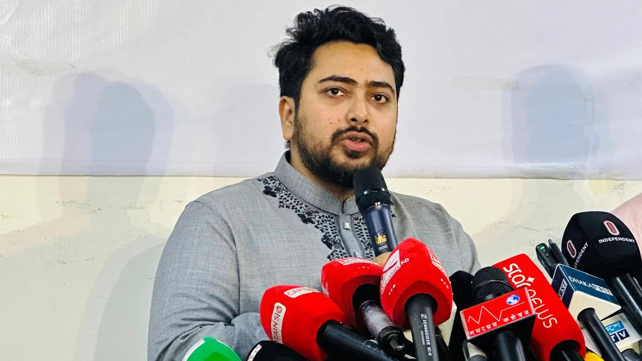 জুলাই বিপ্লবের আকাঙ্ক্ষা বাস্তবায়ন না হলে রাজপথে নামার হুঁশিয়ারি নাহিদ ইসলামের