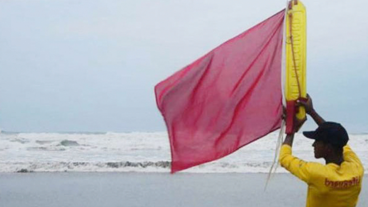 সমুদ্রবন্দরে ৩ ও নদীবন্দরে ১ নম্বর সতর্কসংকেত