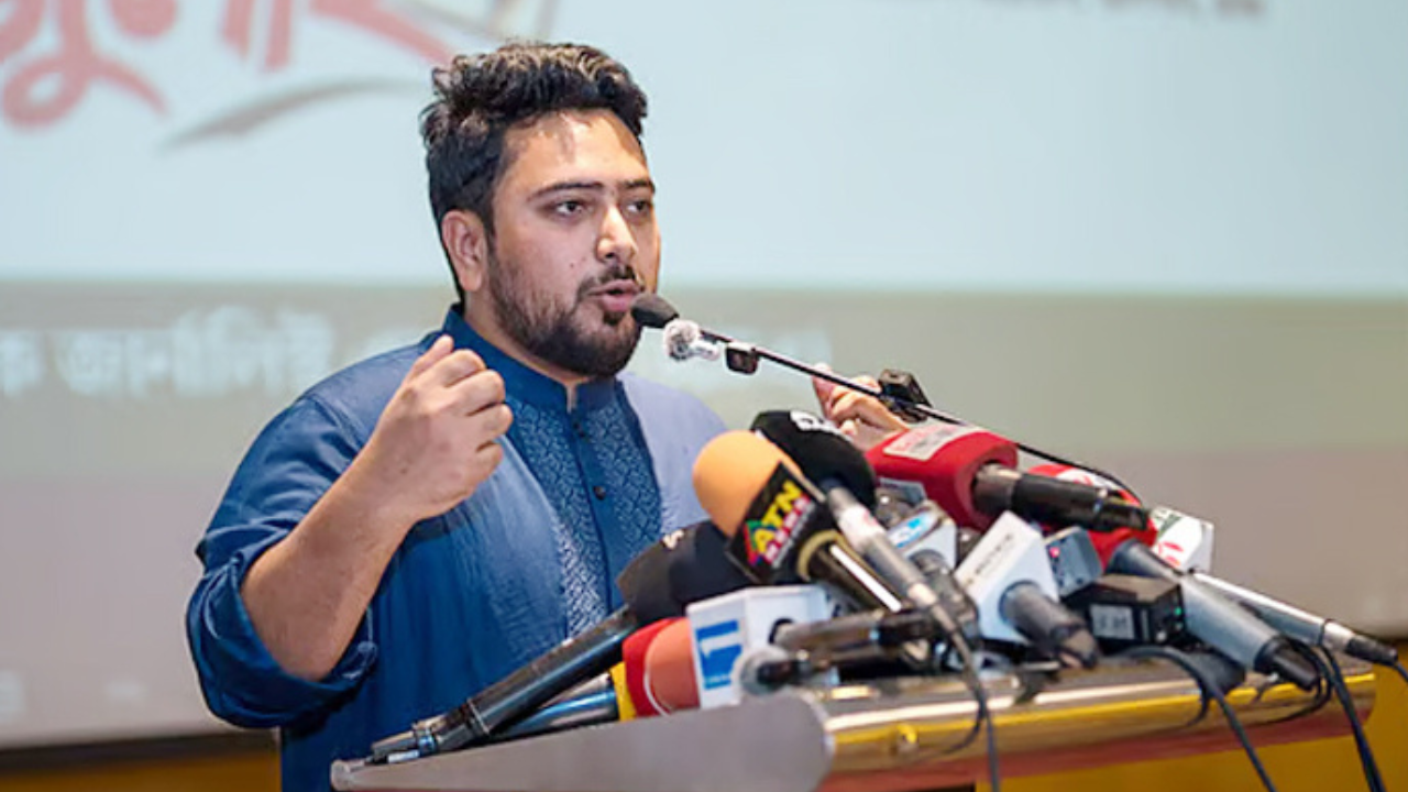 গণতান্ত্রিক প্রতিবাদকে ‘হঠকারিতা’ বলায় নাহিদের ক্ষোভ