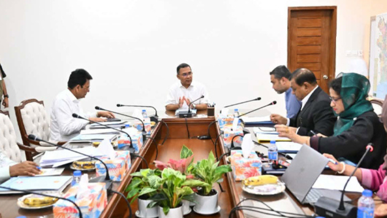 মেয়েদের জন্য সার্বজনীন উপবৃত্তি ফের চালুর সম্ভাবনা পর্যালোচনার নির্দেশ প্রধানমন্ত্রীর