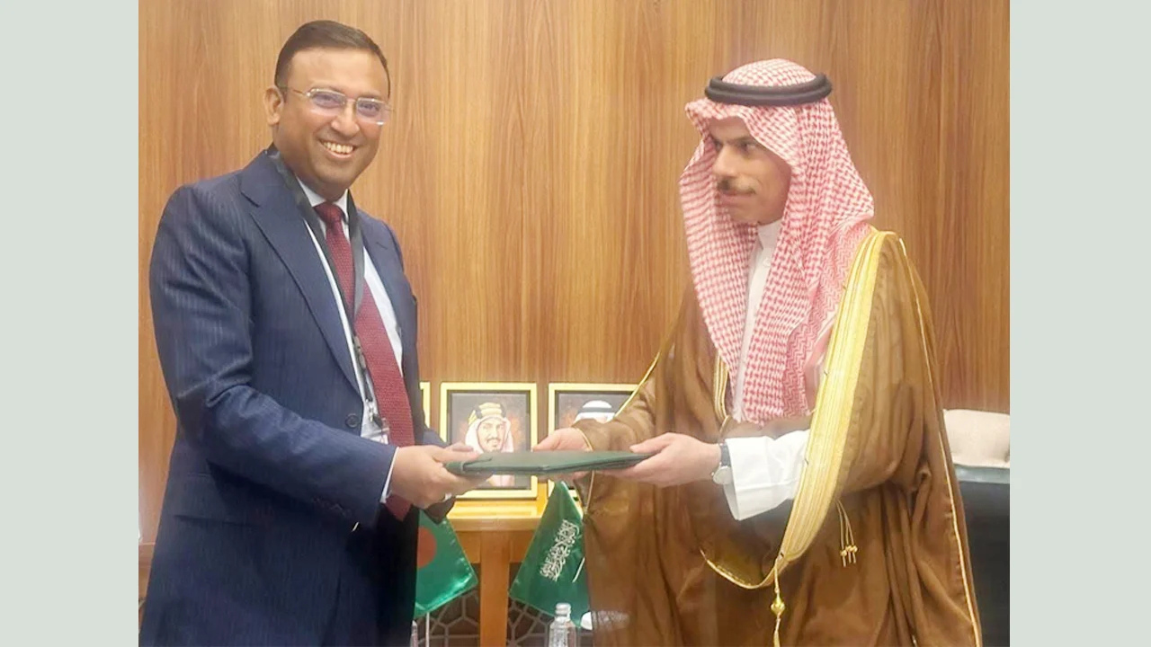 মক্কা চুক্তি নিয়ে আলোচনার মধ্যেই সৌদি পররাষ্ট্রমন্ত্রীর সঙ্গে হুমায়ুনের বৈঠক
