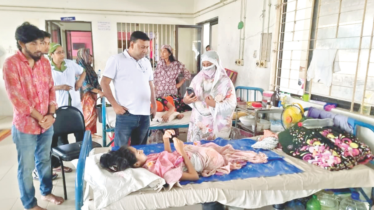 খুলনার অসহায় জান্নাতুলের পাশে ডা. জুবাইদা রহমান