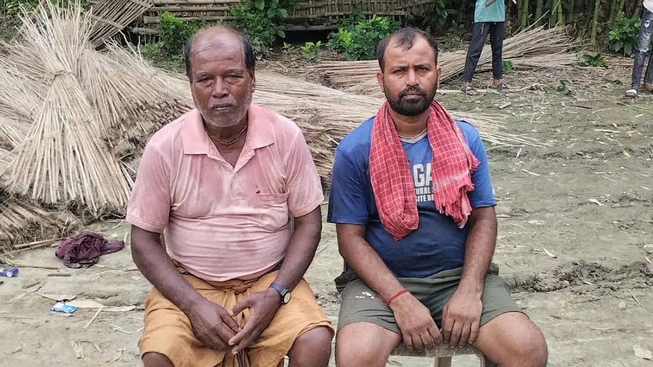 কৃষককে ধরে নিয়ে গেল বিএসএফ, পাল্টা দুই ভারতীয়কে আটক করলেন স্থানীয়রা