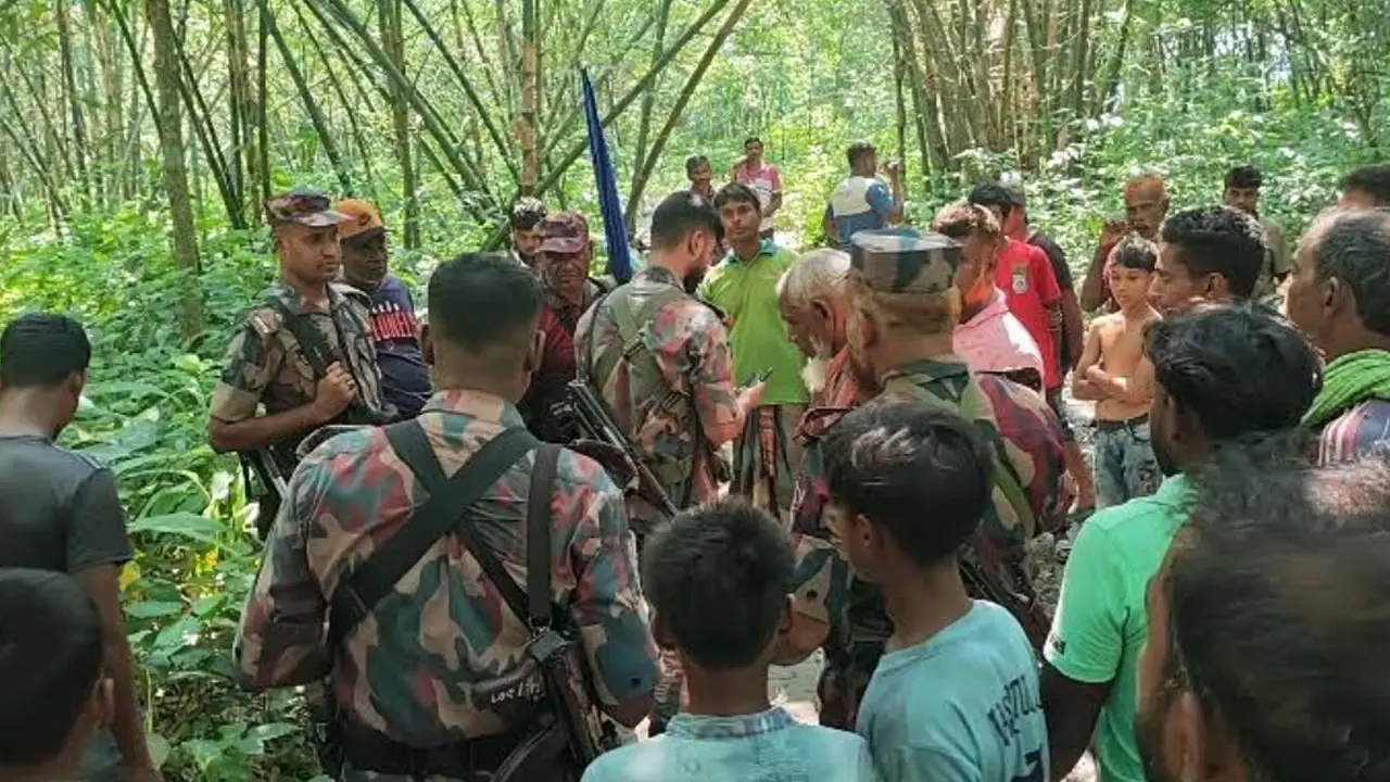 বাংলাদেশিকে ফেরত দেওয়ায় দুই ভারতীয়কে ছেড়ে দিল স্থানীয়রা