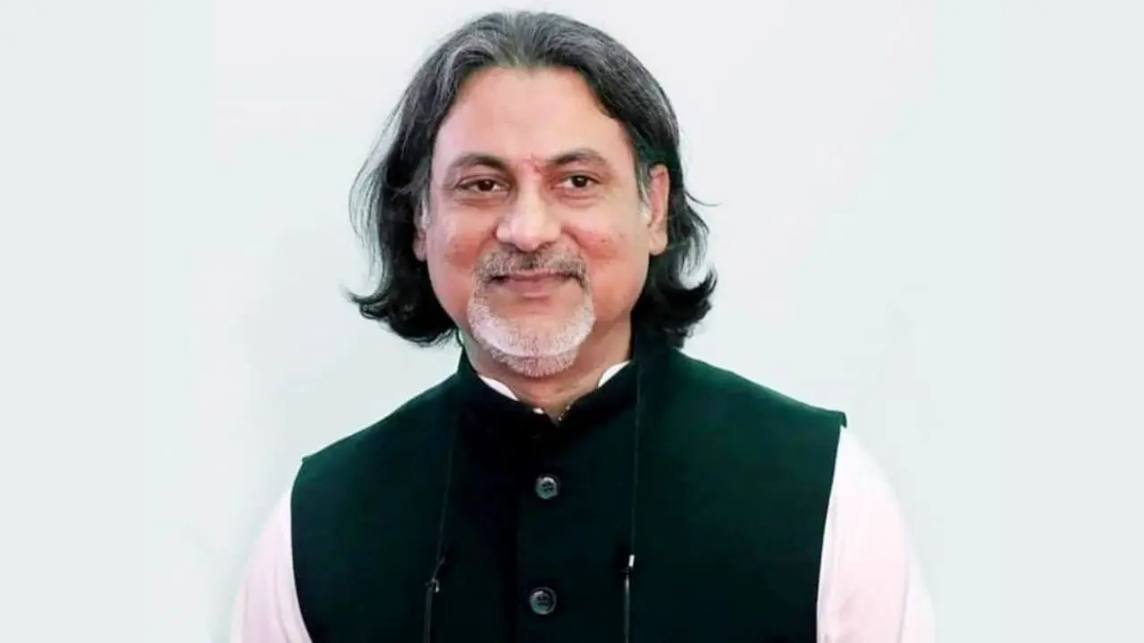 স্ত্রীসহ বিদেশে পালানোর চেষ্টায় শেখ পরশ, দেশত্যাগে নিষেধাজ্ঞা