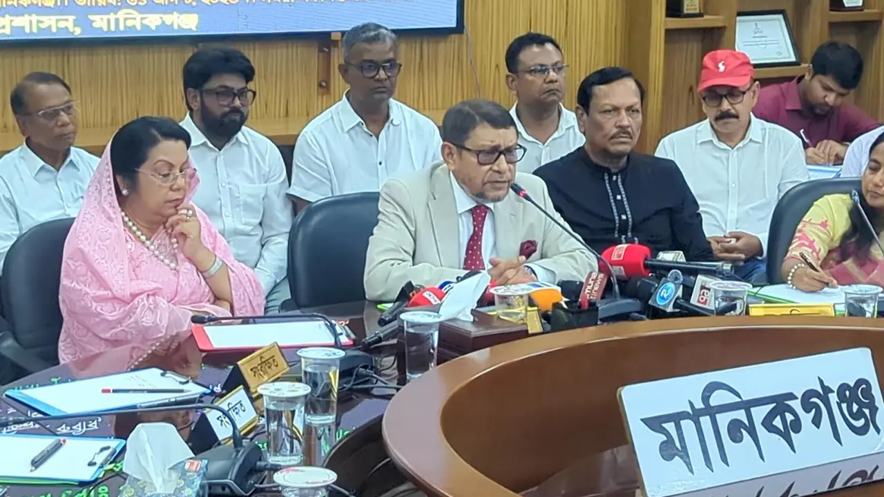 আদানি বিদ্যুৎ নিয়ে আমাদের সঙ্গে খেলা করছে : স্বাস্থ্যমন্ত্রী