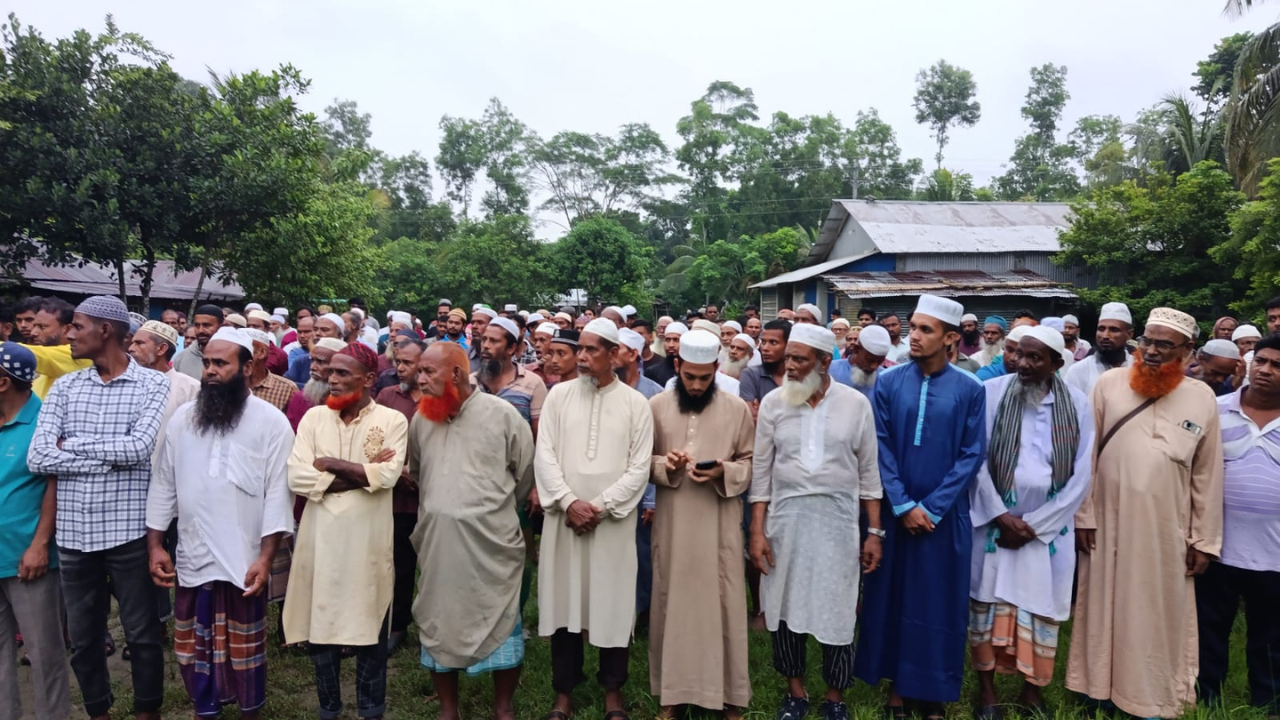 বাগেরহাটে নিহত একই পরিবারের ৩ জনের দাফন সম্পন্ন