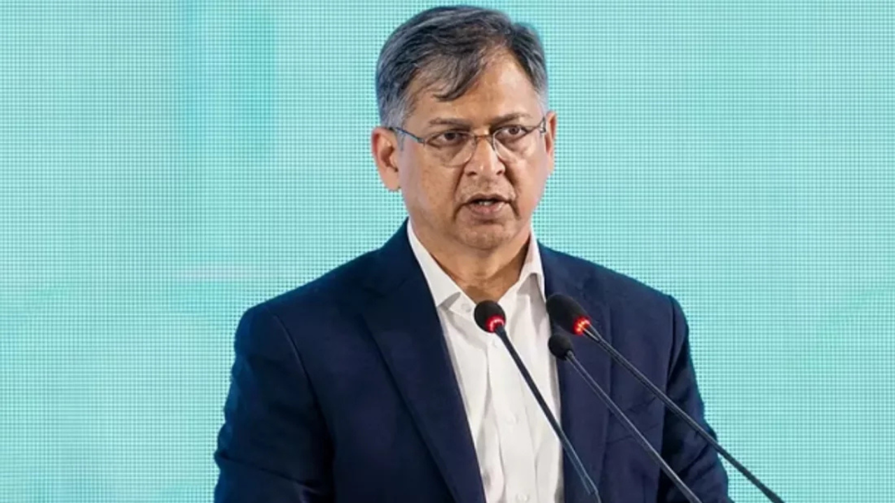 ‘জুলাই কার’, এই বিতর্ক করলে জুলাই কারও থাকবে না: স্বরাষ্ট্রমন্ত্রী
