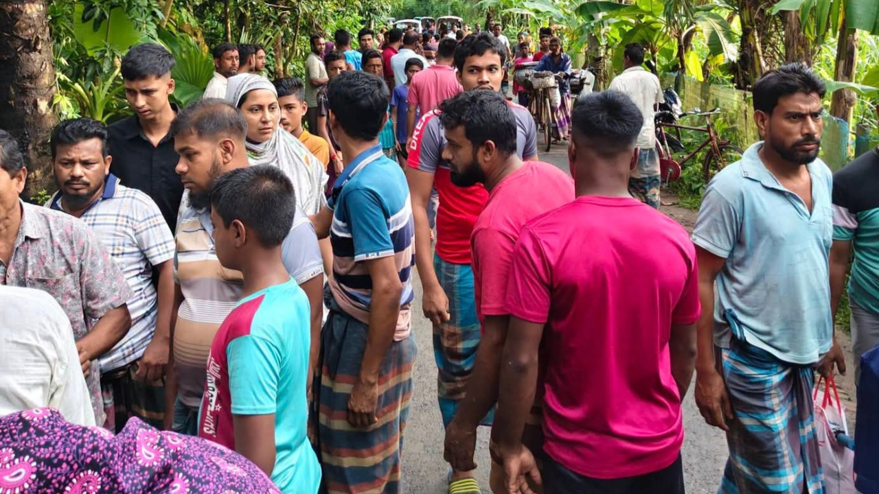 কালিগঞ্জে ট্রাকচাপায় শিশুর মৃত্যু, চালক আটক