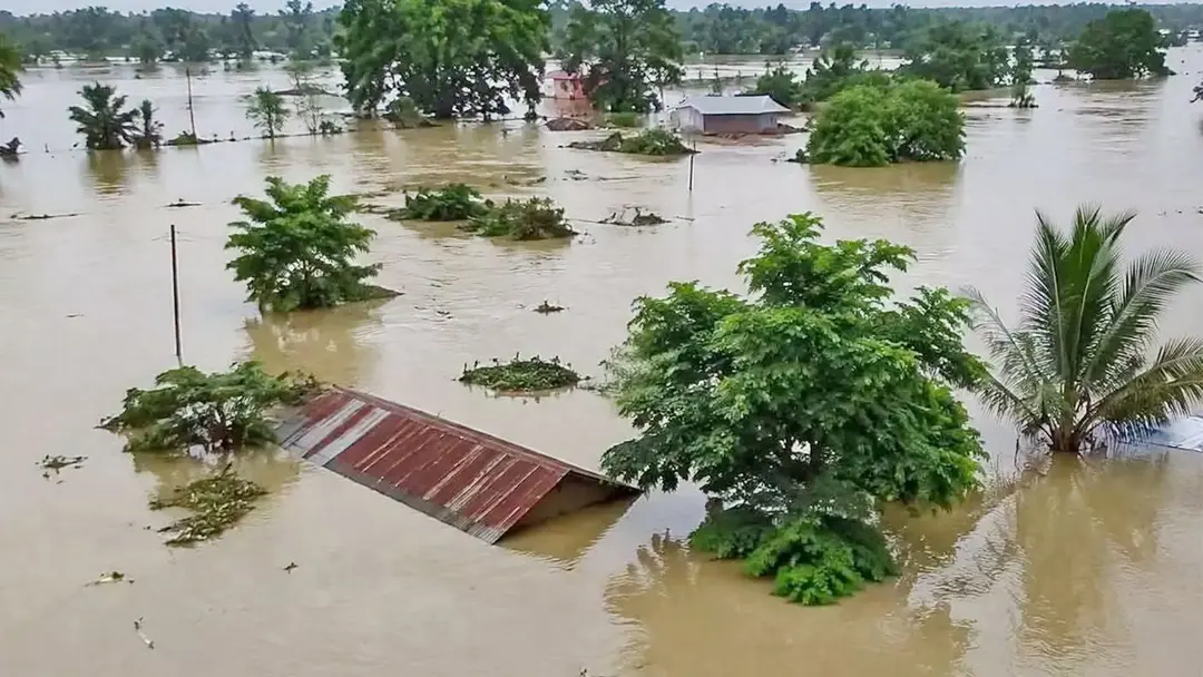 আসামে বন্যা : মৃত ৯৮, পানিবন্দি ১৩টি জেলা