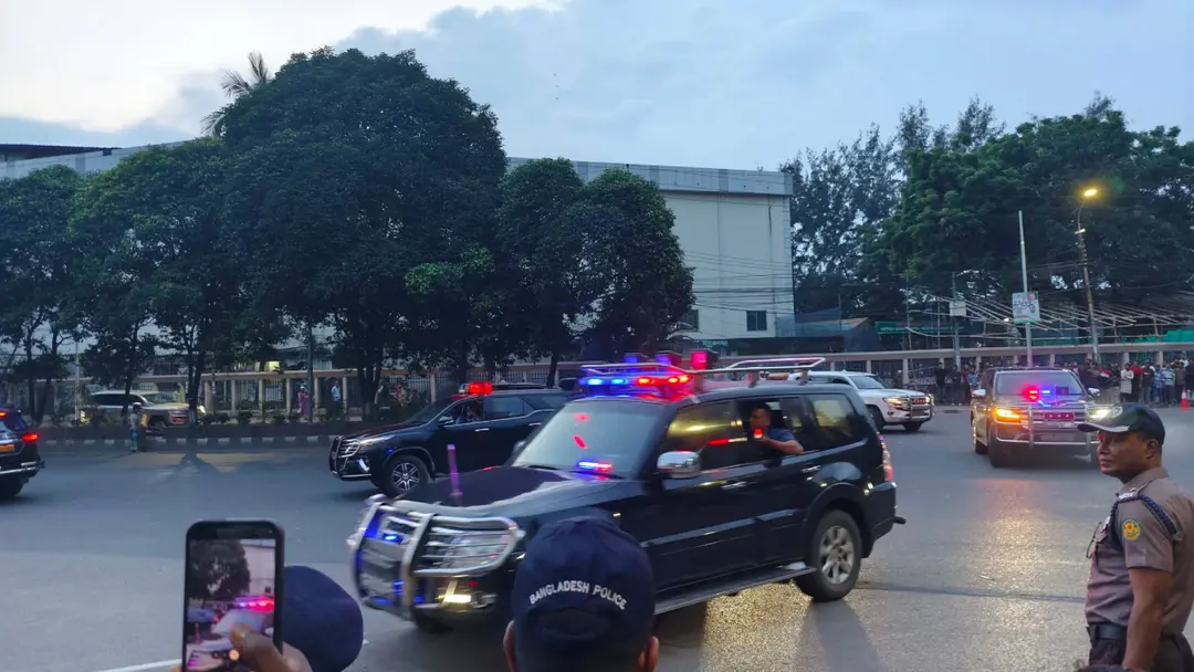 রাষ্ট্রপতির শপথ অনুষ্ঠানে প্রবেশ করছেন অতিথিরা