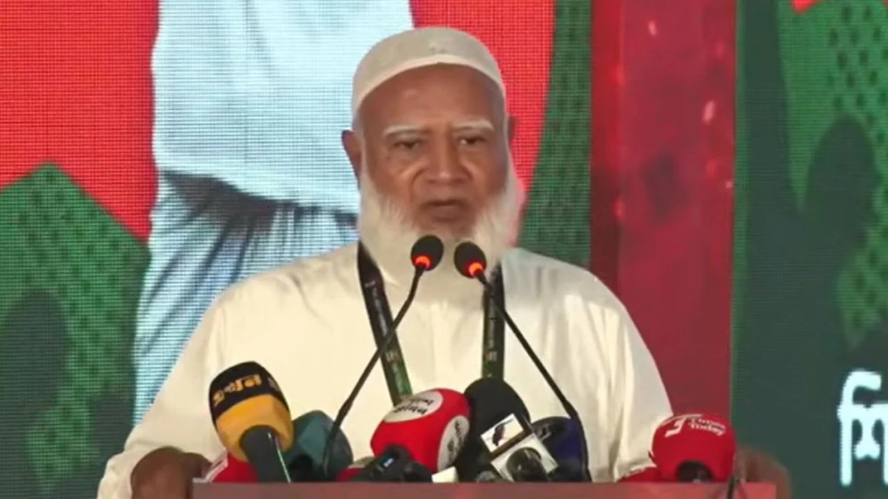 ‘বড় বন্ধু হলে দেশের বড় কিলারকে জায়গা দিয়েছেন কেন’