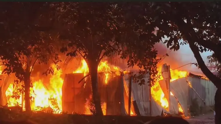 গাজীপুরে ঝুট গোডাউনে আগুন, নিয়ন্ত্রণে ফায়ার সার্ভিসের ৫ ইউনিট