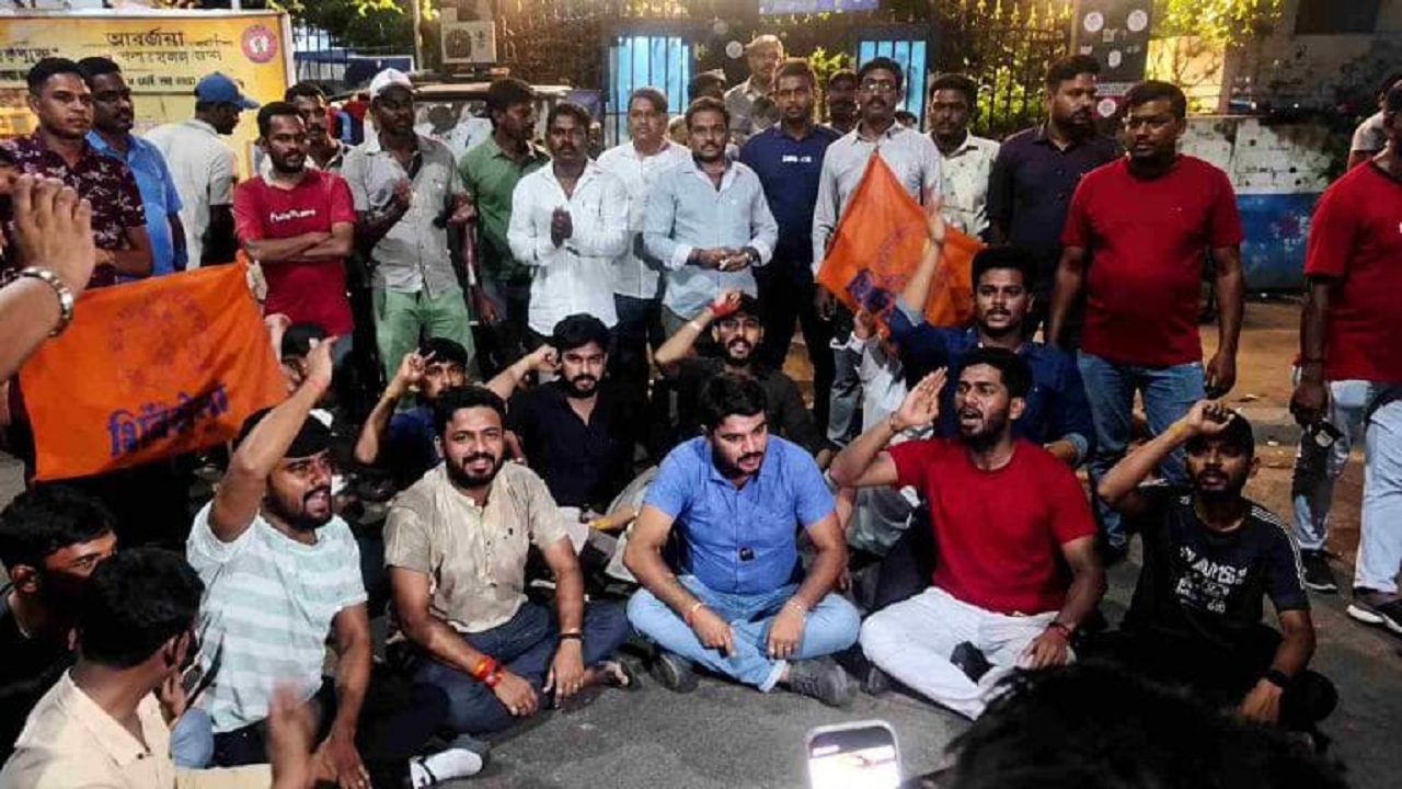 ছাত্র সংঘর্ষে উত্তাল কলকাতার যাদবপুর বিশ্ববিদ্যালয়