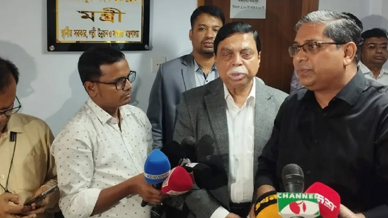 সেপ্টেম্বর থেকে ২ লাখ শ্রমিক নেওয়া শুরু করবে মালয়েশিয়া