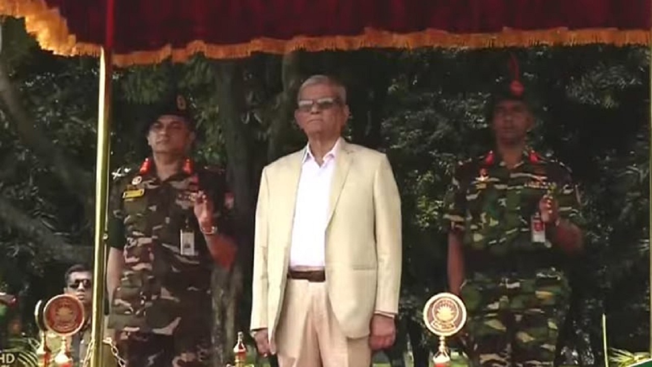 বঙ্গভবনে রাষ্ট্রপতি মির্জা ফখরুল ইসলাম, দেওয়া হলো গার্ড অব অনার
