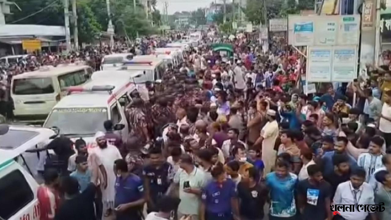 সাতক্ষীরা ব্লিস হাসপাতালে ভয়াবহ অগ্নিকাণ্ড, আগুন নেভানোর পাশাপাশি চলছে রোগীদের উদ্ধার অভিযান