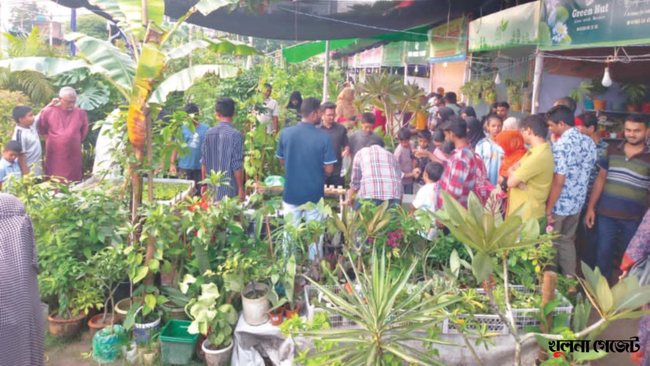 খুলনা বৃক্ষমেলায় রেকর্ড চারা বিক্রি