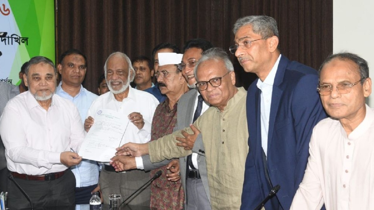 রাষ্ট্রপতি পদে মির্জা ফখরুলের মনোনয়নপত্র দাখিল