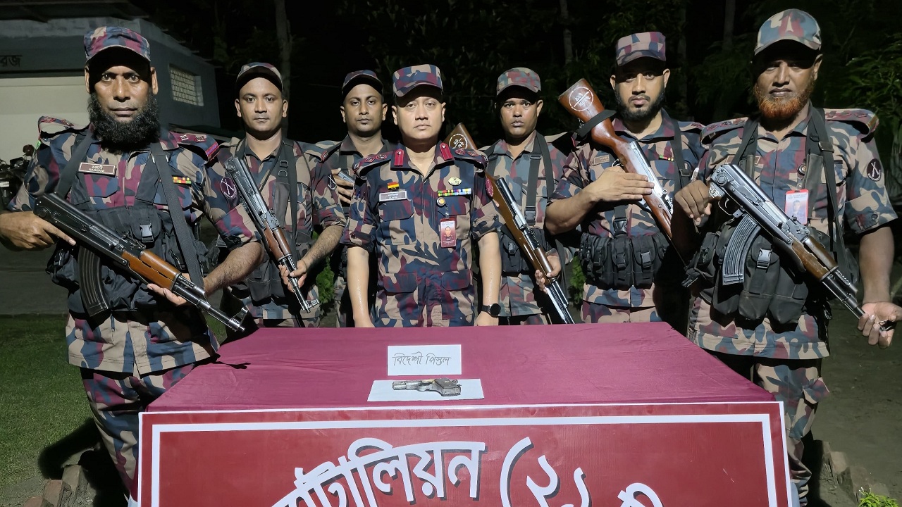 শার্শা সীমান্ত থেকে বিদেশি পিস্তল উদ্ধার