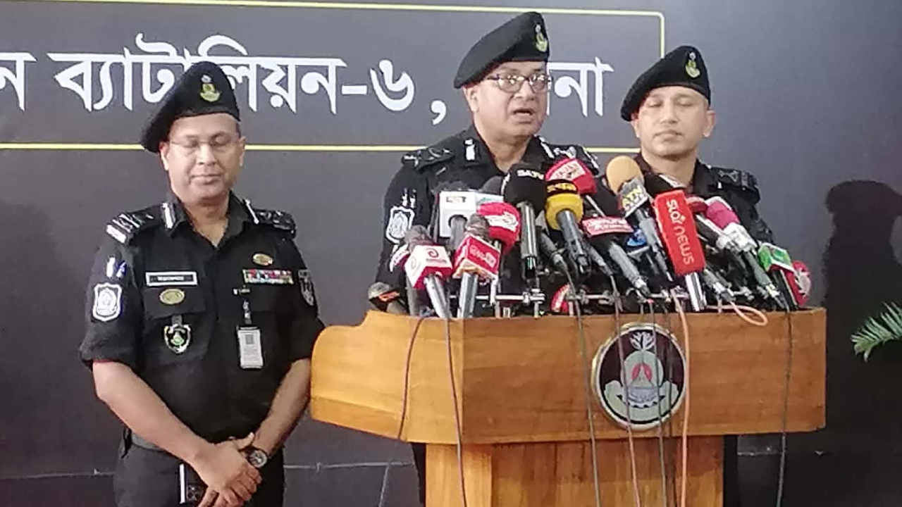 অপরাধীদের অর্থযোগান দাতা, আশ্রয়-প্রশ্রয়দাতাদের কেউই পার পবেনা : র‌্যাবের ডিজি