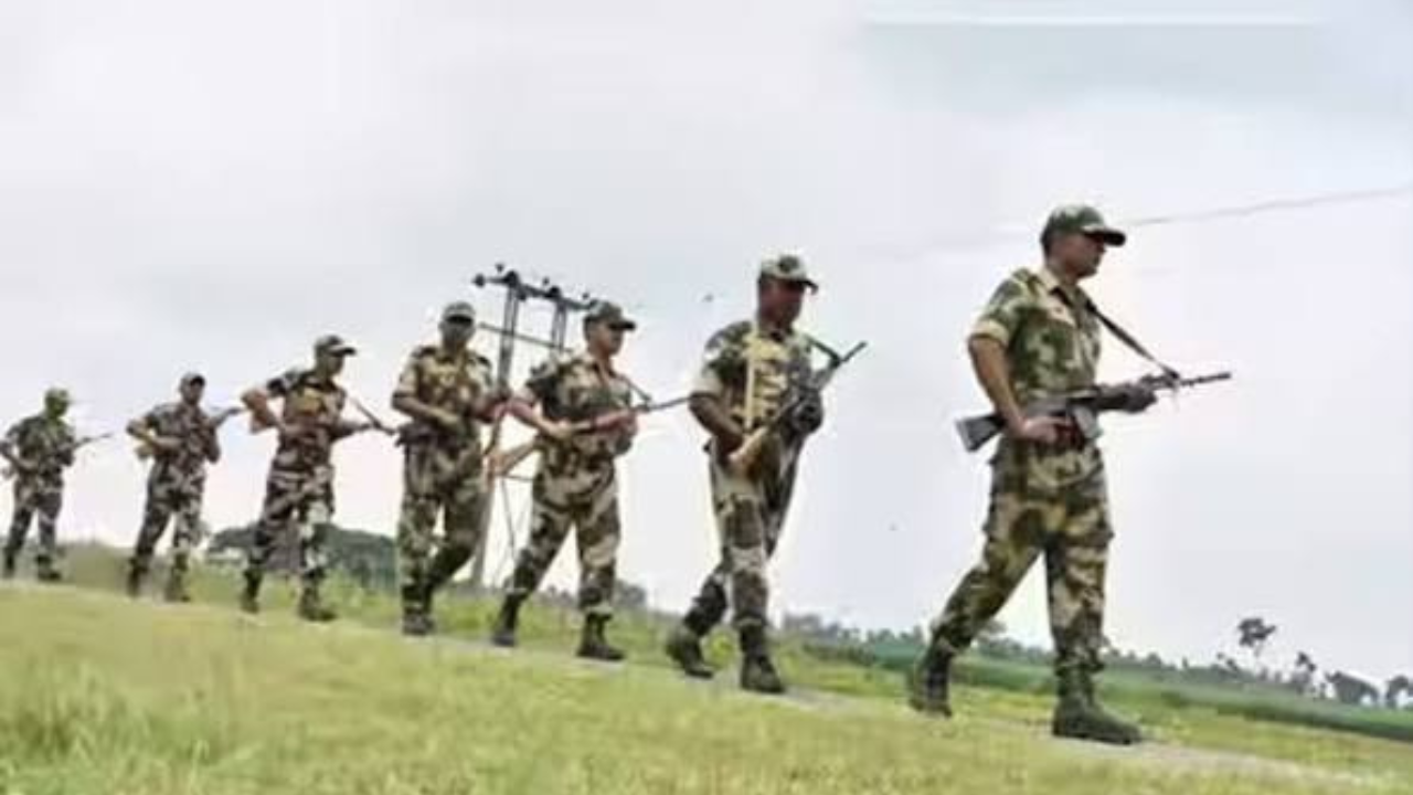 বাংলাদেশের দুজনকে অবৈধ অনুপ্রবেশে সহায়তা করায় ভারতীয় সেনাসদস্য গ্রেপ্তার