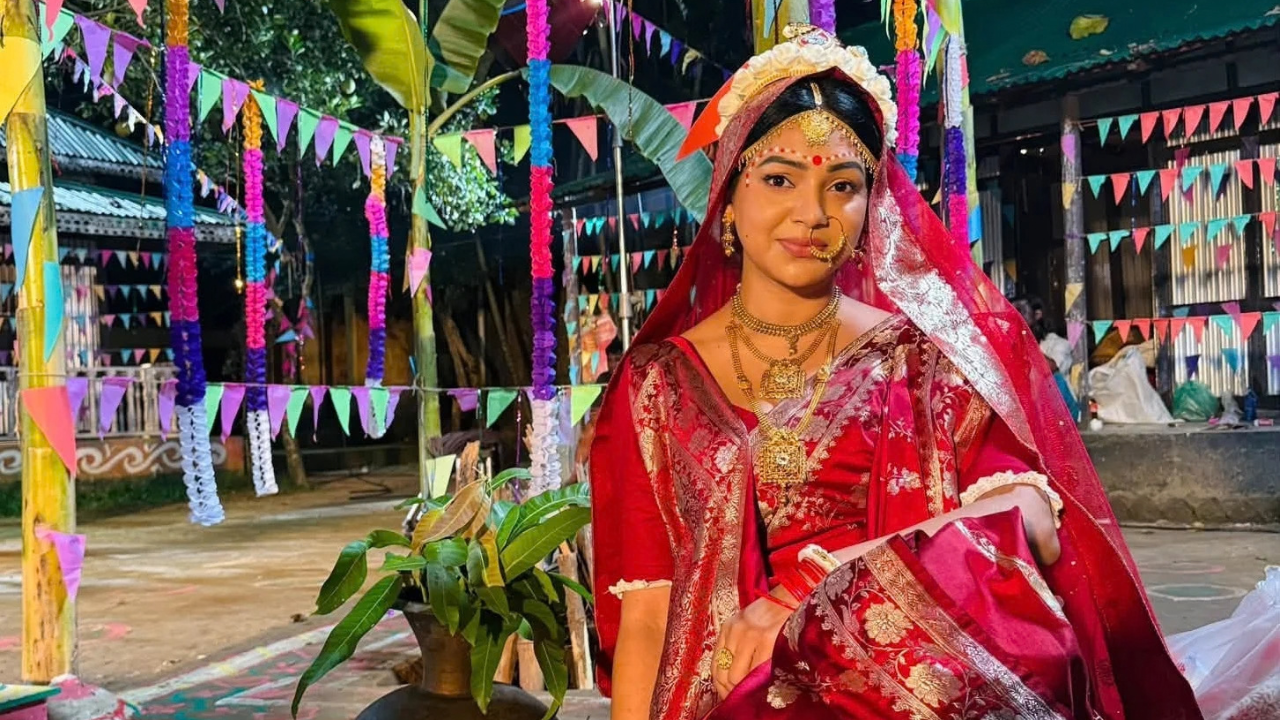বিয়ের সাজে মুগ্ধ করলেন প্রভা