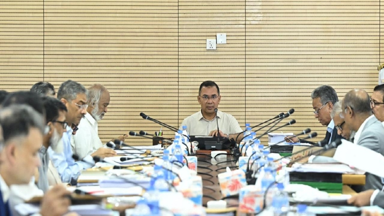 প্রধানমন্ত্রীর সভাপতিত্বে একনেক সভা চলছে