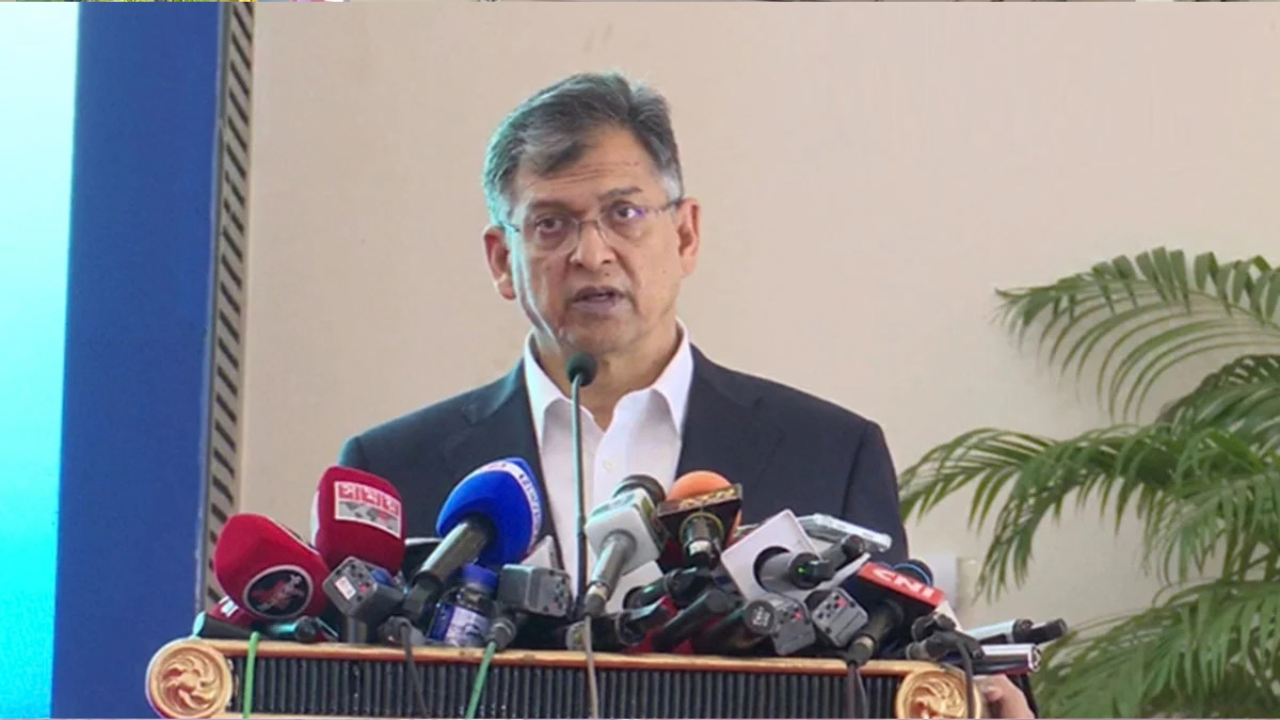 পুলিশের কেউ ফ্যাসিবাদের সাথে জড়িত হলে রাষ্ট্রদ্রোহ আইনে ব্যবস্থা : স্বরাষ্ট্রমন্ত্রী