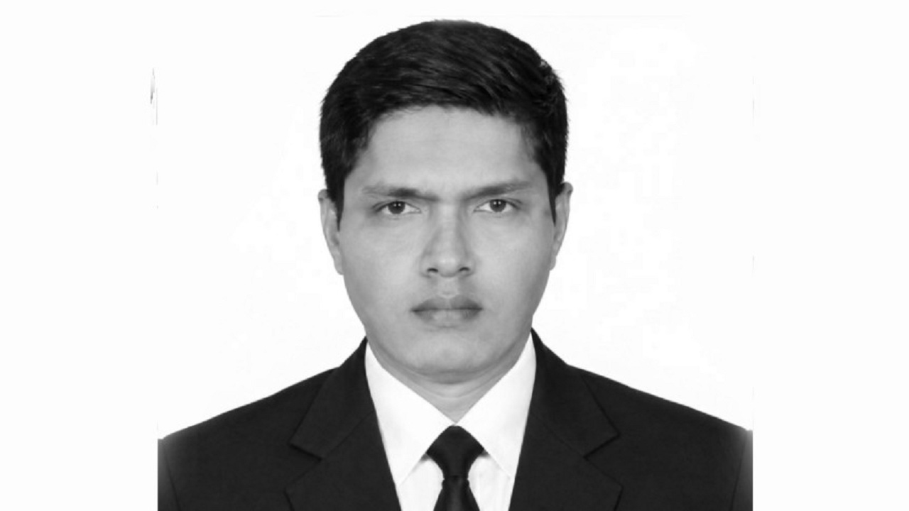 সাভারে পুলিশ কর্মকর্তাকে পিটিয়ে হত্যা