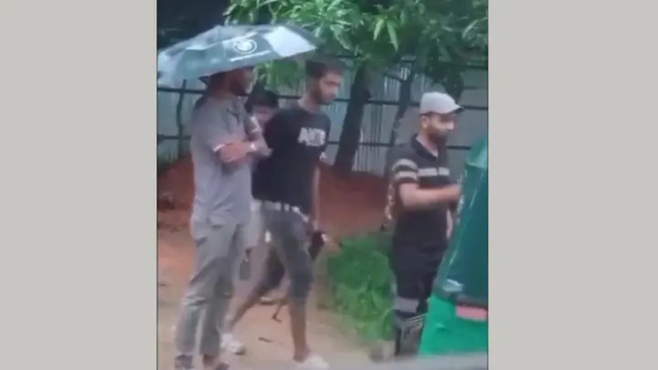 রাউজানে পুলিশের ওপর সন্ত্রাসীদের গুলি, আহত ১২ পুলিশ সদস্য