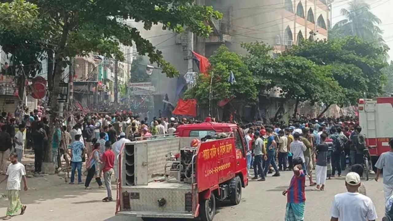 মিরপুরে উচ্ছেদ অভিযানে হামলা, ৪ মামলায় গ্রেপ্তার ২৬