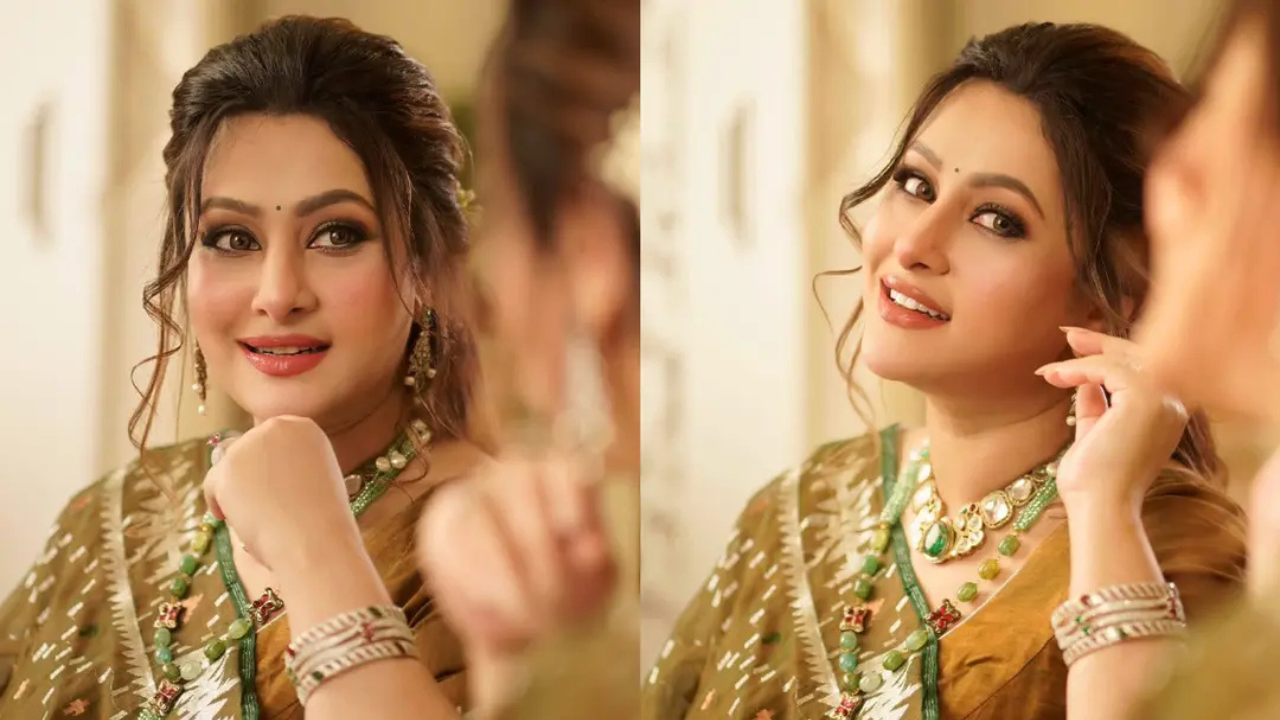 রূপে আছে নেশা, চোখে ছলনা